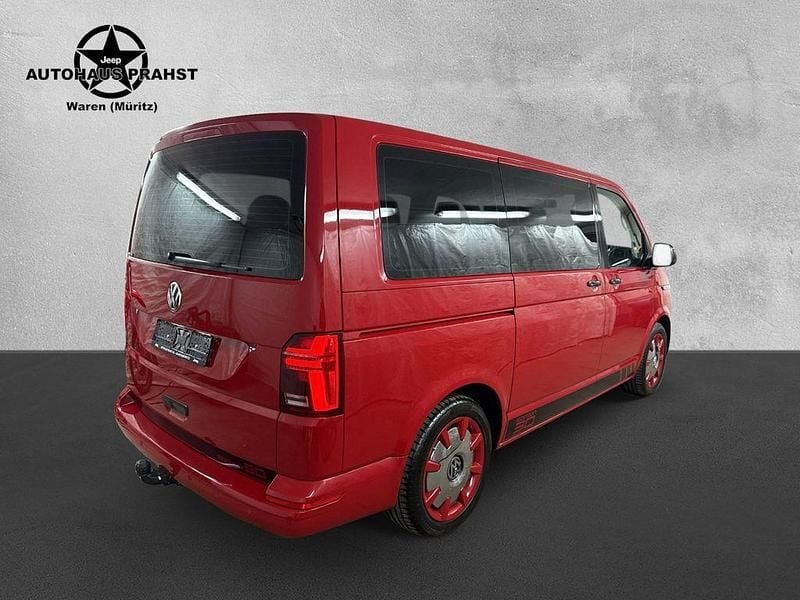Gebraucht VW Multivan Trendline 150 PS (110 kW) 2018 Rot Van