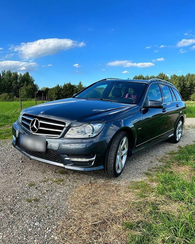 Grau Gebraucht 2014 Mercedes C250 Avantgarde Kombi | 11.900 € (Fairer Preis) - Bild 1/4
