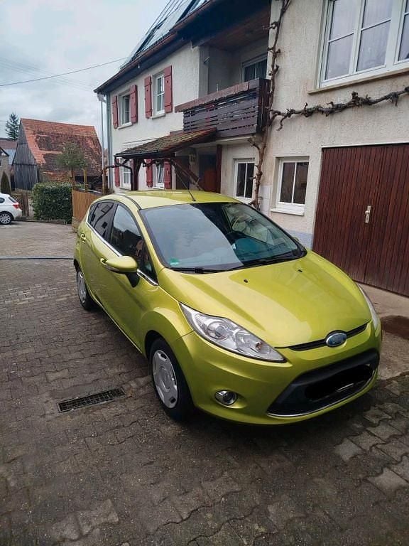 Gebraucht Ford Fiesta 97 PS (71 kW) 2009 Grün Kleinwagen