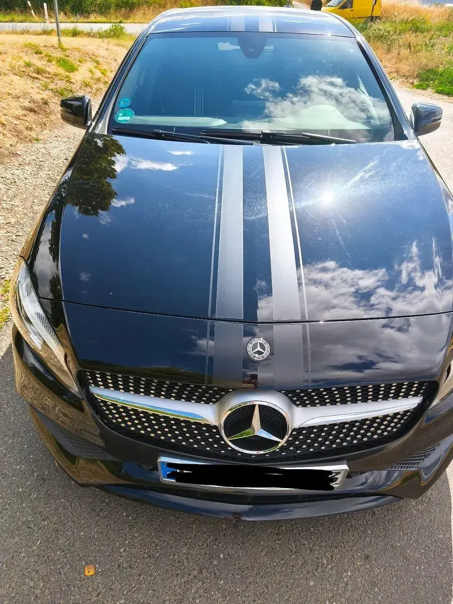 Gebraucht Mercedes A180 AMG line 122 PS (89 kW) 2017 Schwarz Kleinwagen