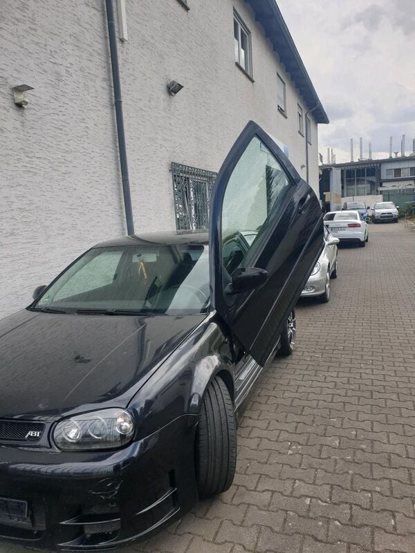 Schwarz Gebraucht 2003 VW Golf IV Kleinwagen | 1.250 € - Bild 1/4