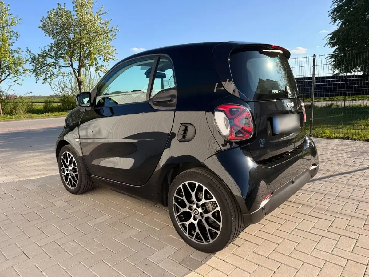 Gebraucht Smart ForTwo Coupé 60 kW (82 PS) 2023 Schwarz Coupé