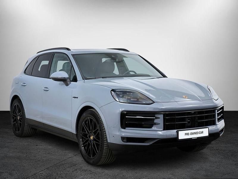 Gebraucht Porsche Cayenne E-Hybrid 470 PS (345 kW) 2024 Grau SUV