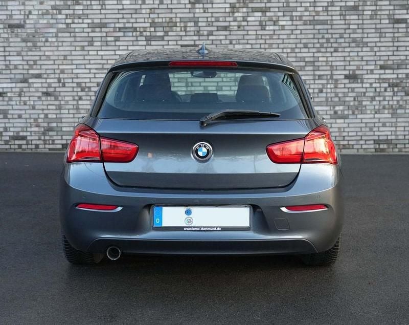 Gebraucht BMW 116 Sport Line 109 PS (80 kW) 2015 Grau Kleinwagen