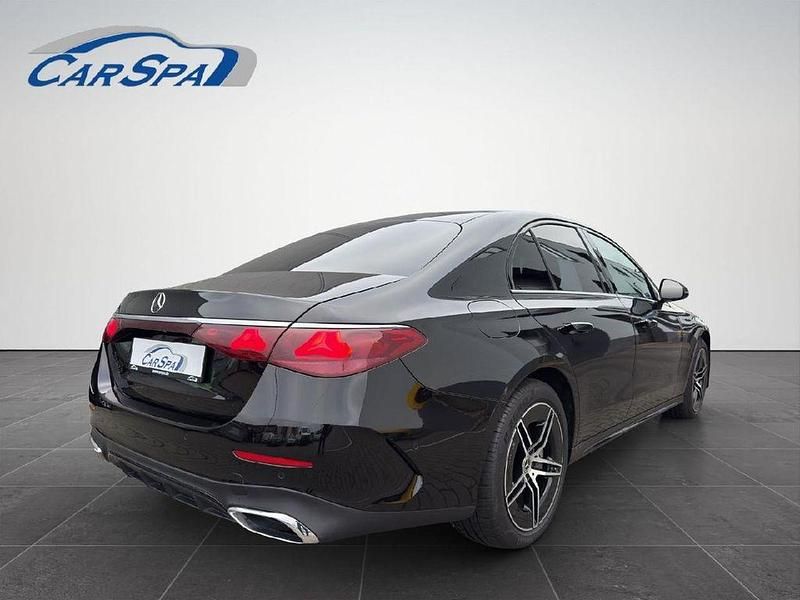 Second-hand Mercedes E300 AMG line 197 CP (144 kW) 2024 Negru Berlinǎ