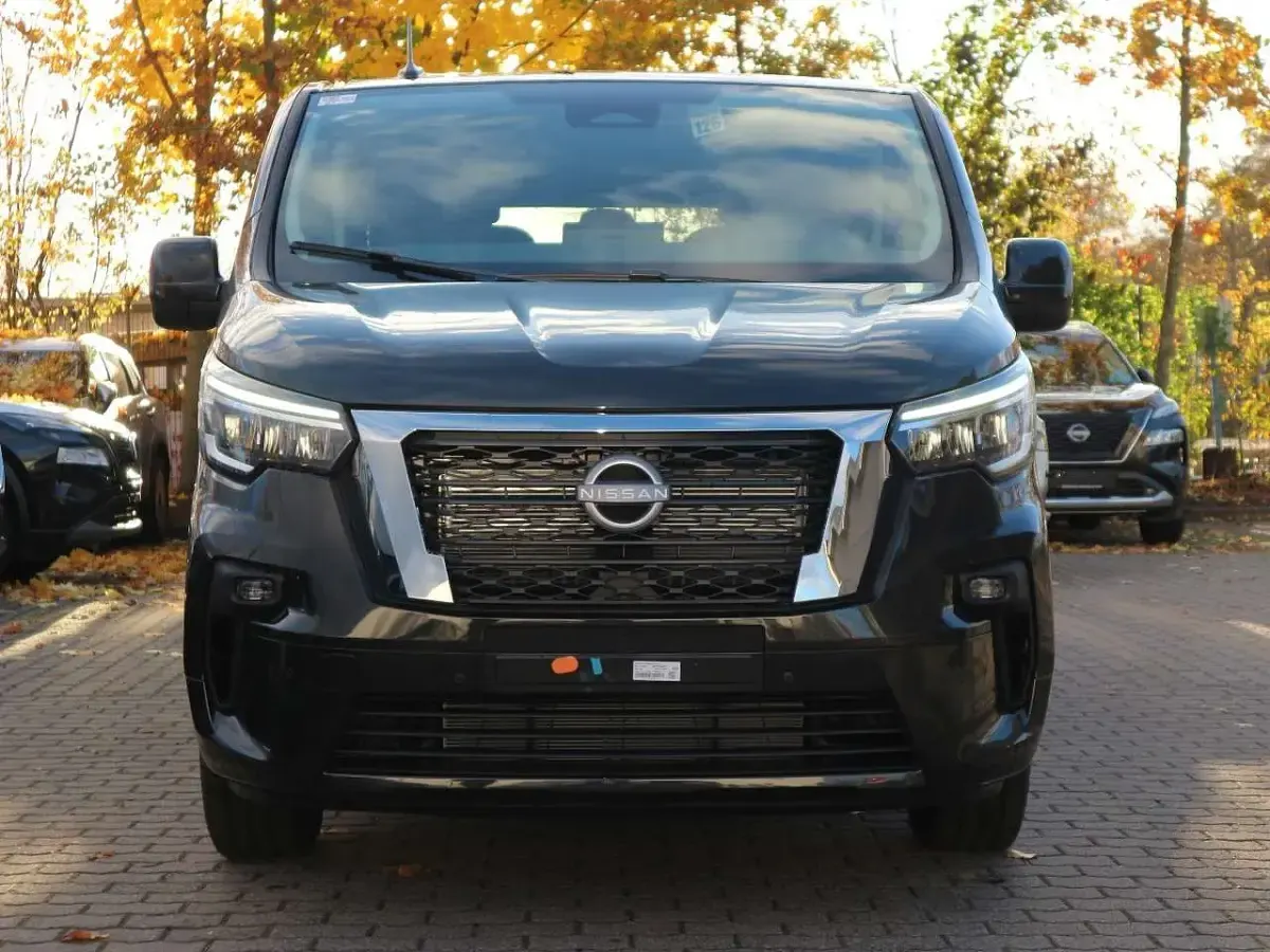 Neu Nissan Primastar Tekna 170 PS (125 kW) 2026 Schwarz Van / Kleinbus