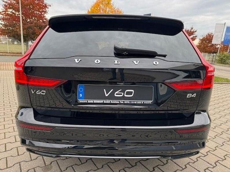 Gebraucht Volvo V60 Plus 197 PS (144 kW) 2025 Schwarz Kombi