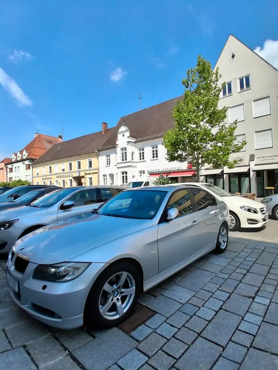 Gebraucht BMW 318 130 PS (95 kW) 2007 Silber Limousine