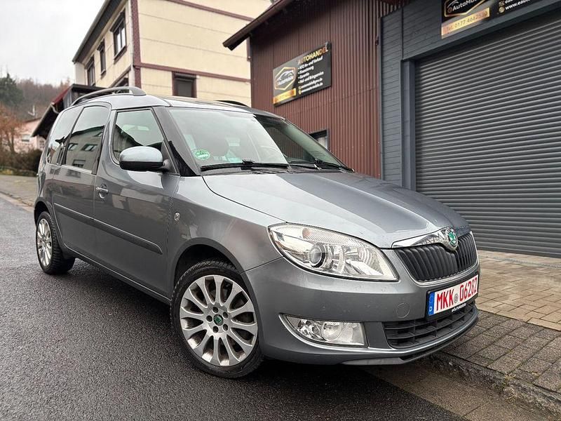 Grau Gebraucht 2011 Skoda Roomster Plus Edition Van / Kleinbus | 4.999 € (Etwas zu teuer) - Bild 1/4