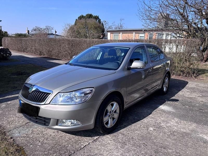 Gebraucht Skoda Octavia Ambiente 122 PS (89 kW) 2010 Beige Limousine