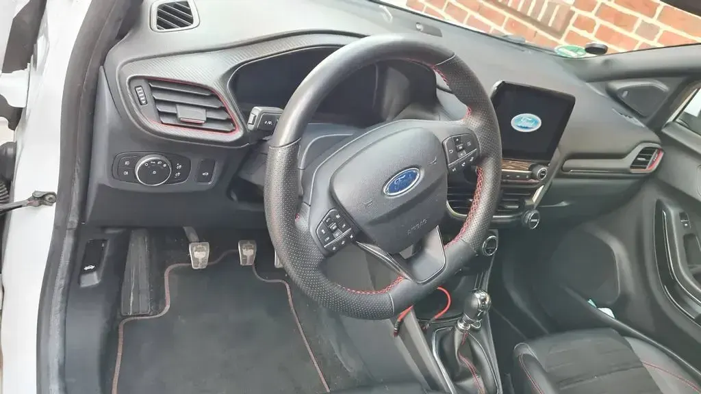 Gebraucht Ford Puma ST-Line 155 PS (114 kW) 2020 Weiß SUV