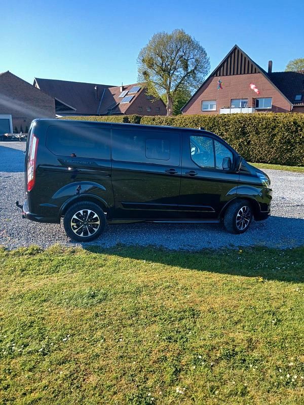 Second-hand Ford Transit Custom Sport 185 CP (136 kW) 2022 Negru Monovolum