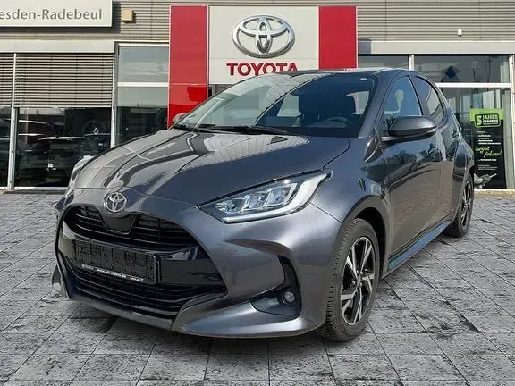 Gebraucht Toyota Yaris Team 116 PS (85 kW) 2024 Grau Kleinwagen