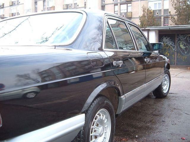 Gebraucht Mercedes 300 170 PS (125 kW) 1983 Schwarz Limousine