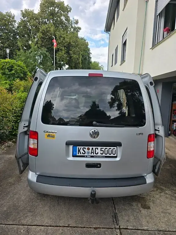 Gebraucht VW Caddy Life 80 PS (58 kW) 2008 Silber Van / Kleinbus