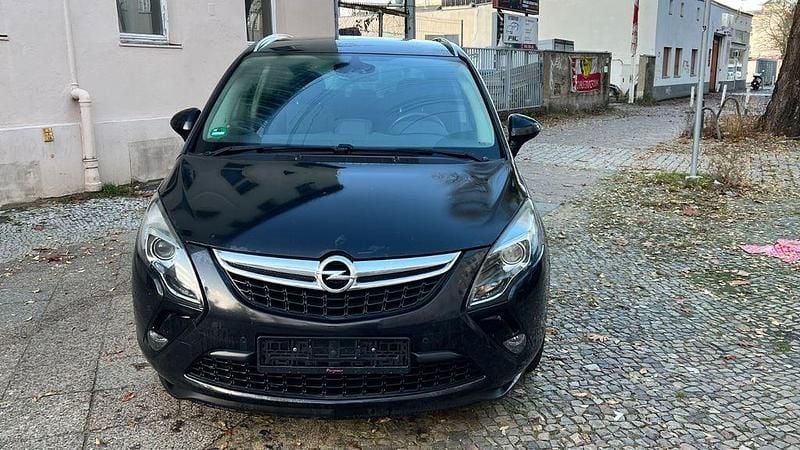 Gebraucht Opel Zafira Tourer Business Innovation 140 PS (102 kW) 2016 Schwarz Van / Kleinbus
