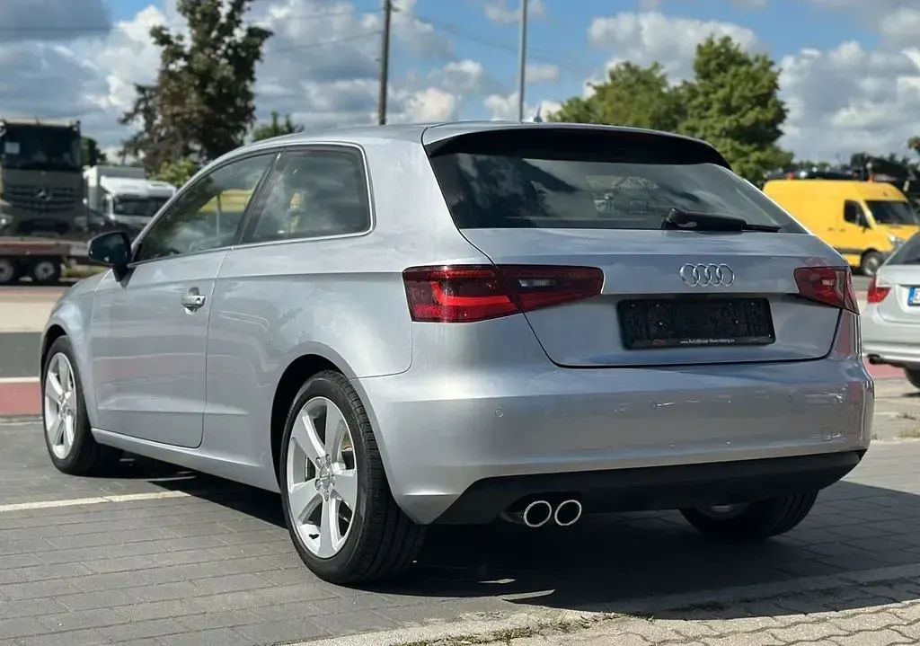 Gebraucht Audi A3 Ambition 125 PS (91 kW) 2015 Florettsilber Limousine