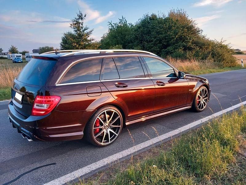 Braun Gebraucht 2012 Mercedes C63 AMG AMG Kombi | 37.500 € (Fairer Preis) - Bild 1/4