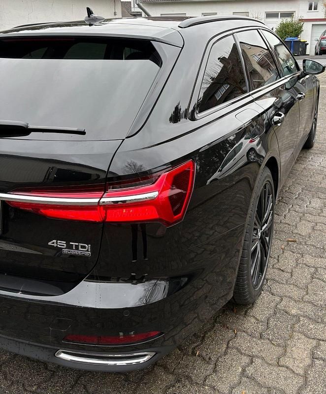 Gebraucht Audi A6 Comfort 231 PS (169 kW) 2020 Schwarz Kombi