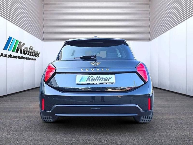 Gebraucht Mini Cooper Classic 156 PS (114 kW) 2024 Schwarz Kleinwagen