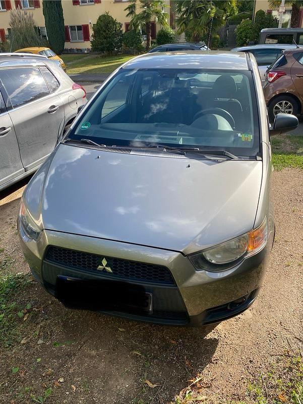 Grau Gebraucht 2009 Mitsubishi Colt Limousine | 800 € (Guter Preis) - Bild 1/4