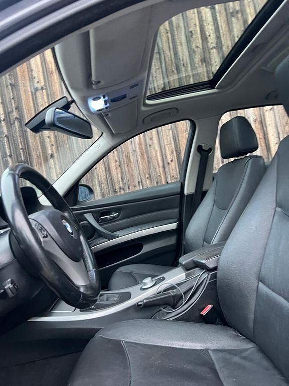 Gebraucht BMW 320 150 PS (110 kW) 2006 Grau Limousine
