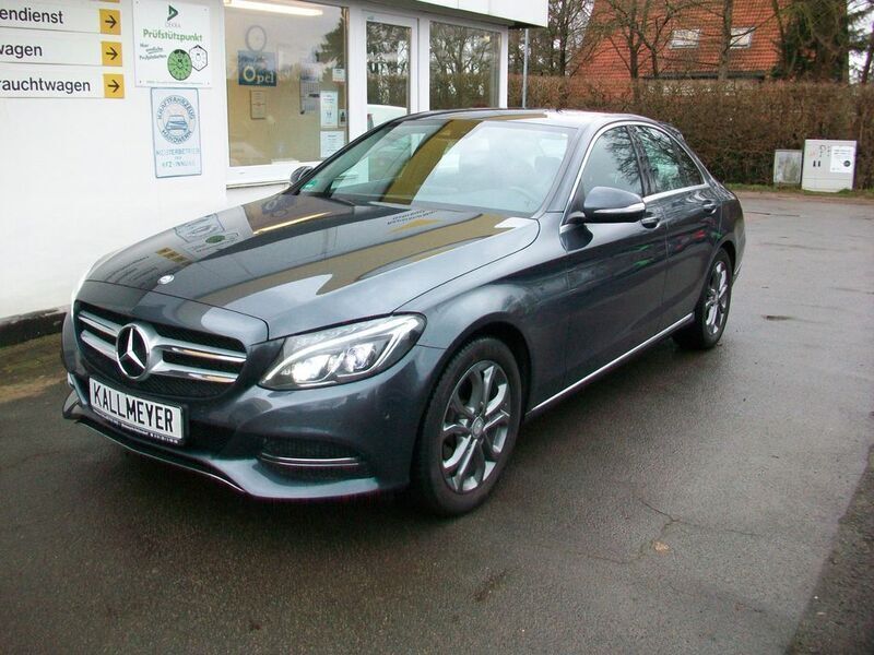 Grau Gebraucht 2014 Mercedes C180 Limousine | 12.995 € (Fairer Preis) - Bild 1/4