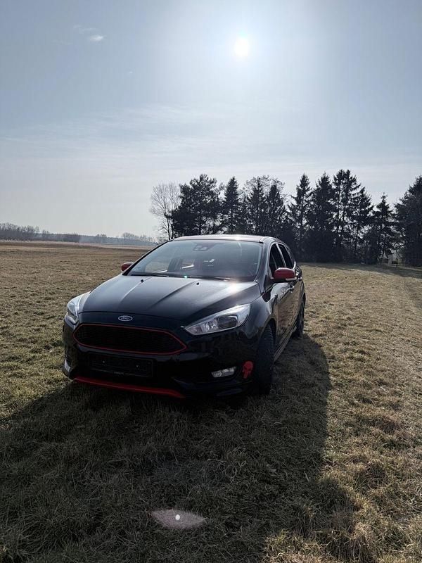 Usata Ford Focus ST-Line 150 CV (110 kW) 2016 Nero Station wagon