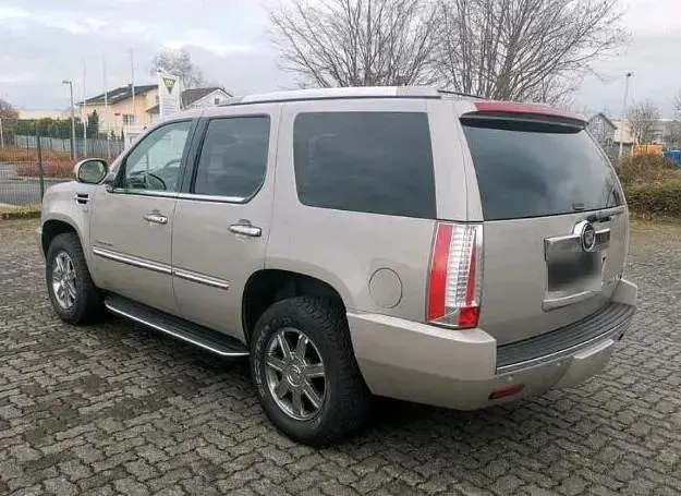 Gebraucht Cadillac Escalade 409 PS (300 kW) 2010 Grau SUV