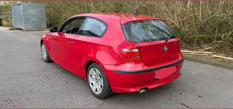 Gebraucht BMW 118 Lifestyle 143 PS (105 kW) 2009 Rot Kleinwagen