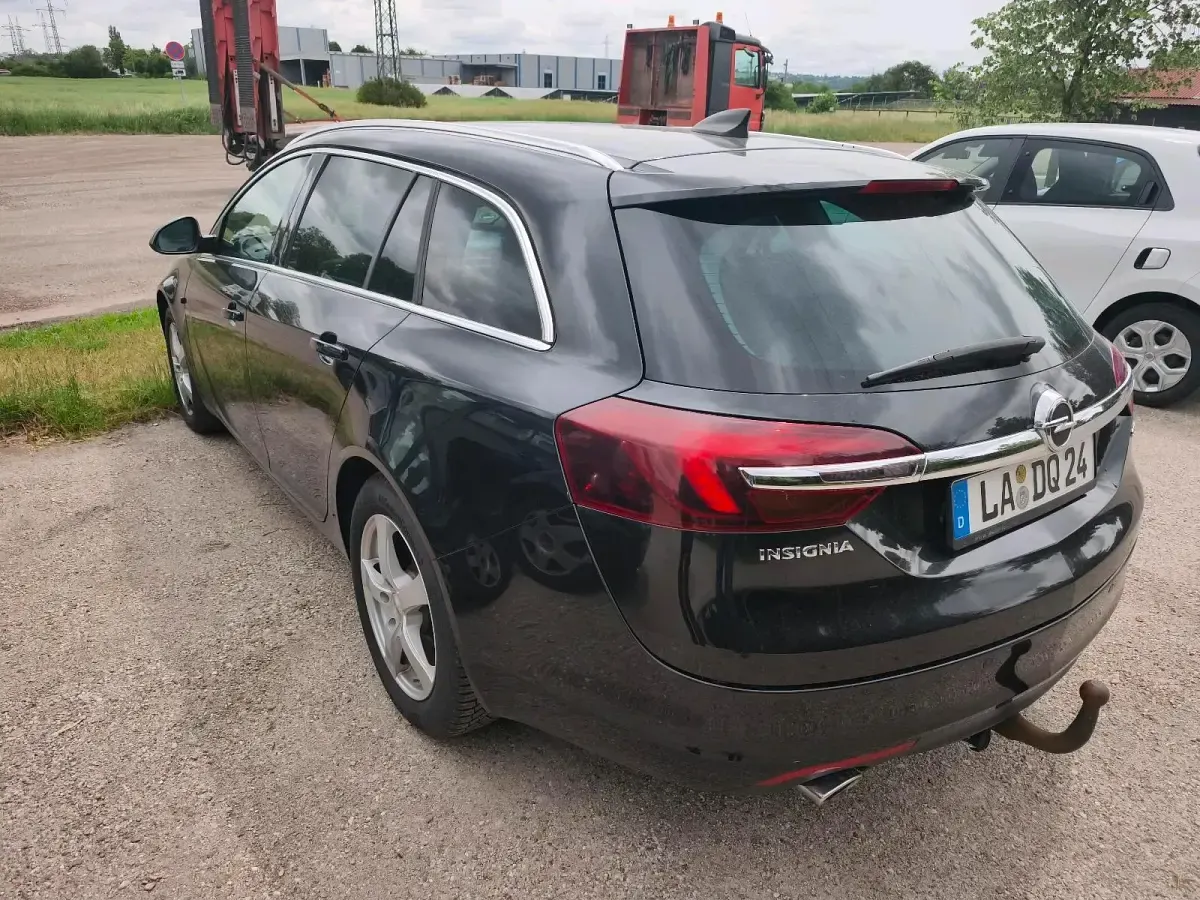 Gebraucht Opel Insignia 170 PS (125 kW) 2016 Schwarz Kombi