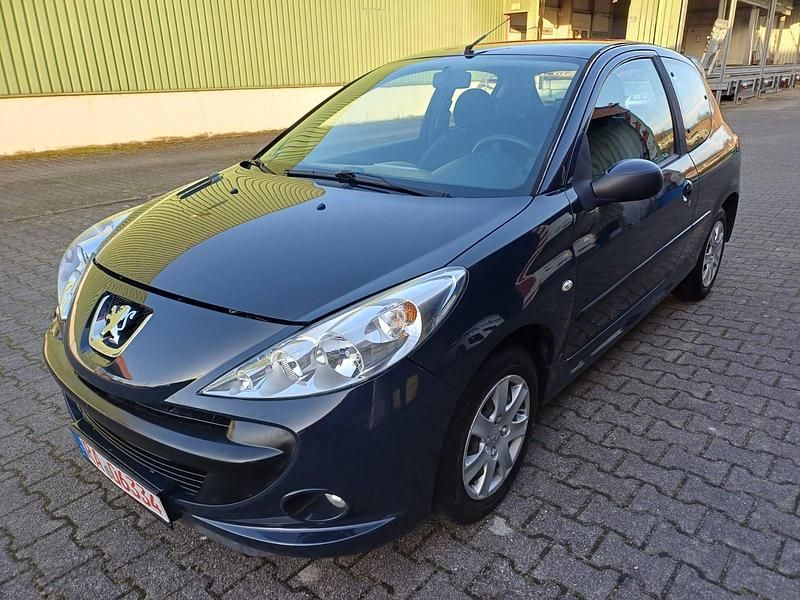 Gebraucht Peugeot 206+ 75 PS (55 kW) 2009 Grau Kleinwagen