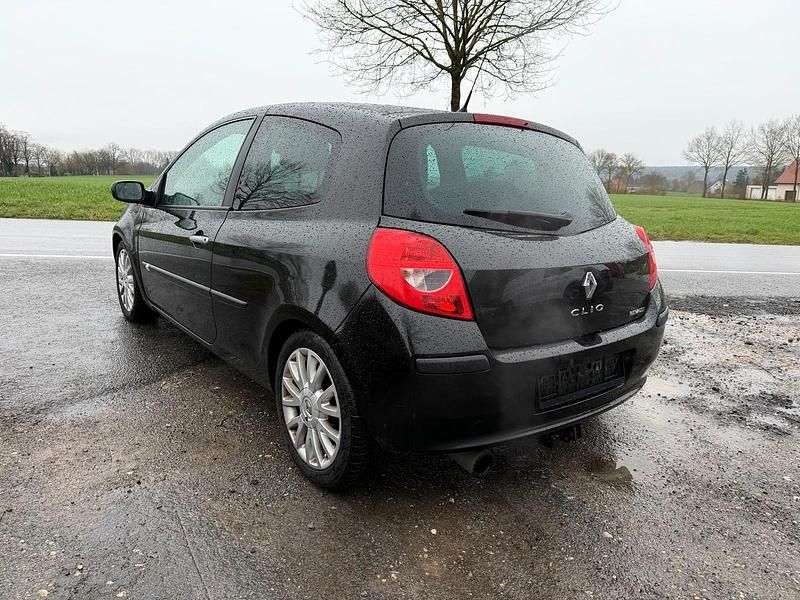 Gebraucht Renault Clio III 88 PS (64 kW) 2007 Schwarz Kleinwagen
