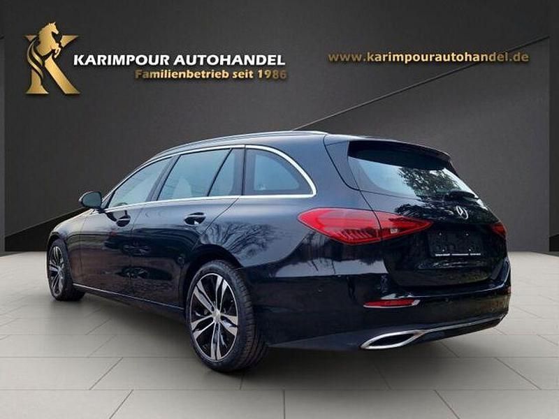 Gebraucht Mercedes C220 200 PS (147 kW) 2021 Schwarz Kombi