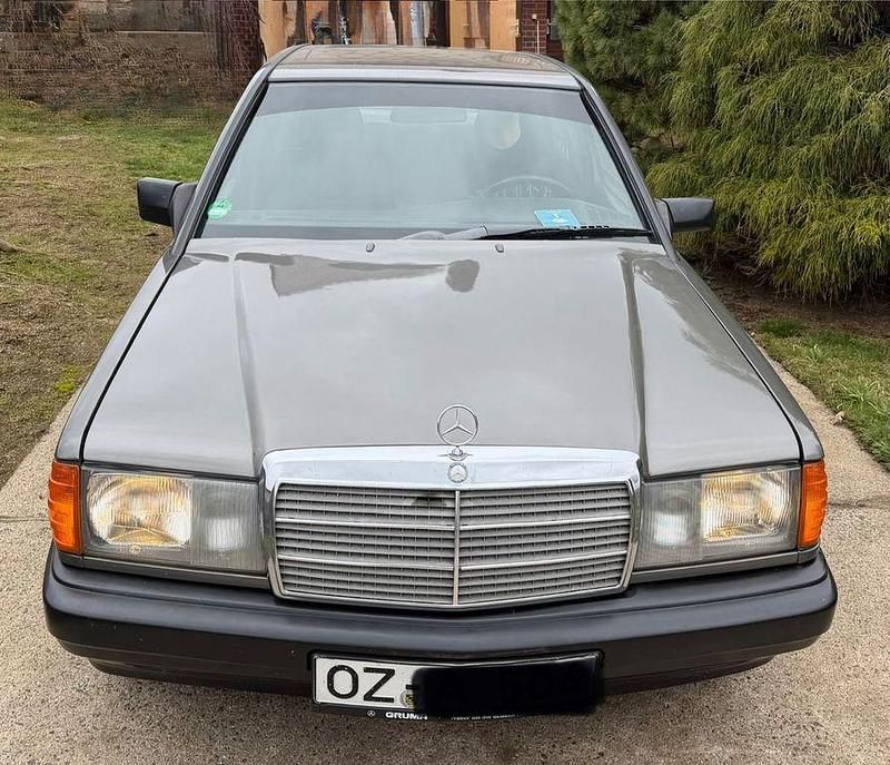 Gebraucht Mercedes 190 109 PS (80 kW) 1991 Andere farben Limousine