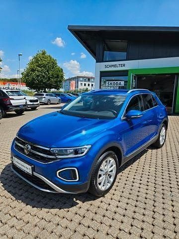 Blau Gebraucht 2022 VW T-Roc IQ Drive SUV | 23.590 € (Guter Preis) - Bild 1/4