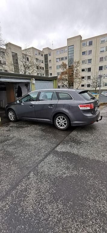 Gebraucht Toyota Avensis Executive 147 PS (108 kW) 2010 Grau Kombi