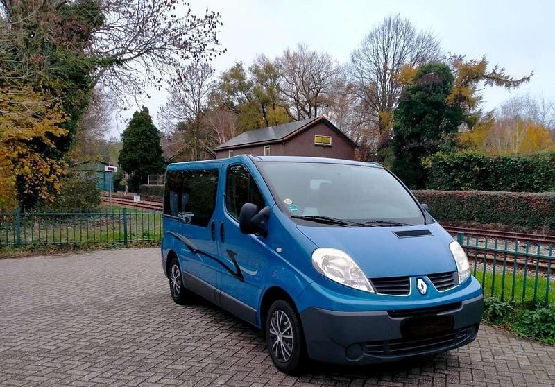 Gebraucht Renault Trafic 90 PS (66 kW) 2009 Blau Van / Kleinbus