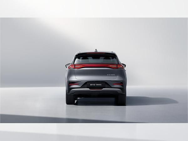 Neu BYD Tang 380 kW (517 PS) 2025 Grau (mountain grey) SUV