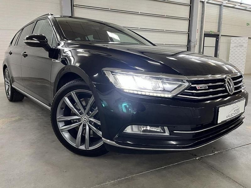 Gebraucht VW Passat 239 PS (175 kW) 2015 Deep black perleffekt Kombi