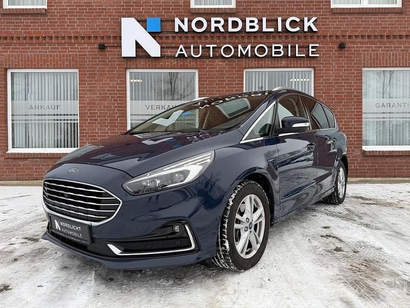 Blau Gebraucht 2019 Ford S-MAX Titanium Van / Kleinbus | 16.490 € (Guter Preis) - Bild 1/4
