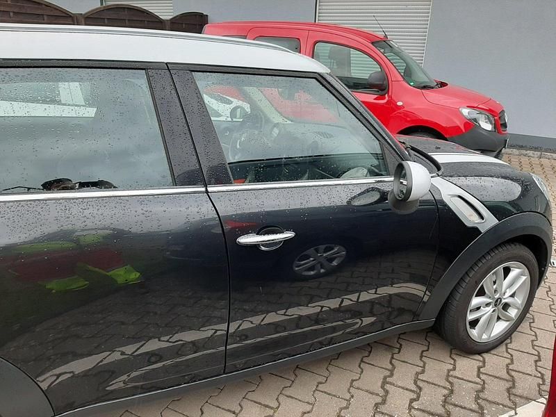Second-hand Mini Countryman 112 CP (82 kW) 2014 Negru SUV