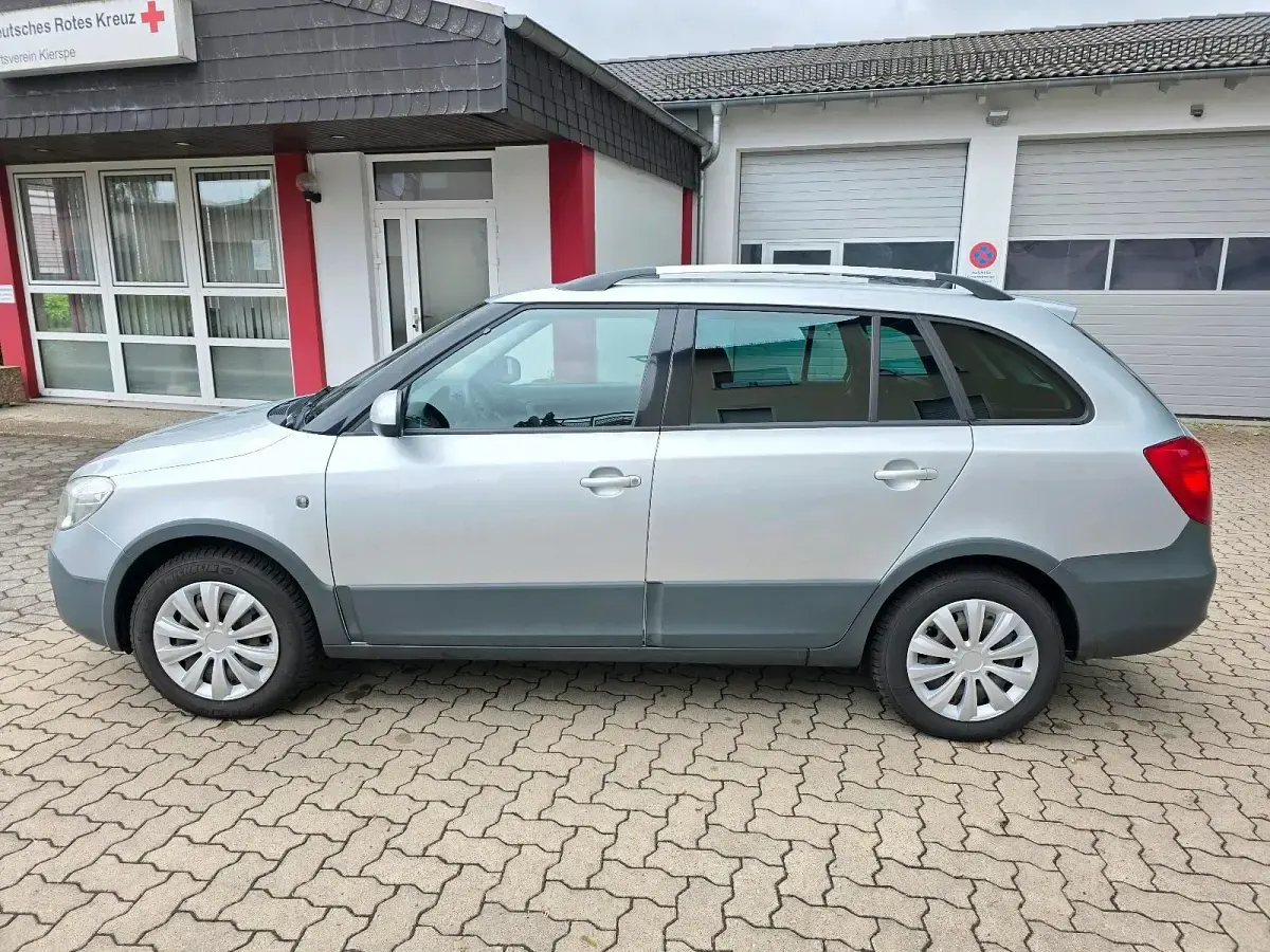 Gebraucht Skoda Fabia 105 PS (77 kW) 2012 Grau Kombi