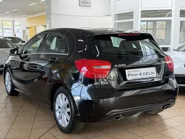 Gebraucht Mercedes A200 136 PS (100 kW) 2014 Schwarz Limousine