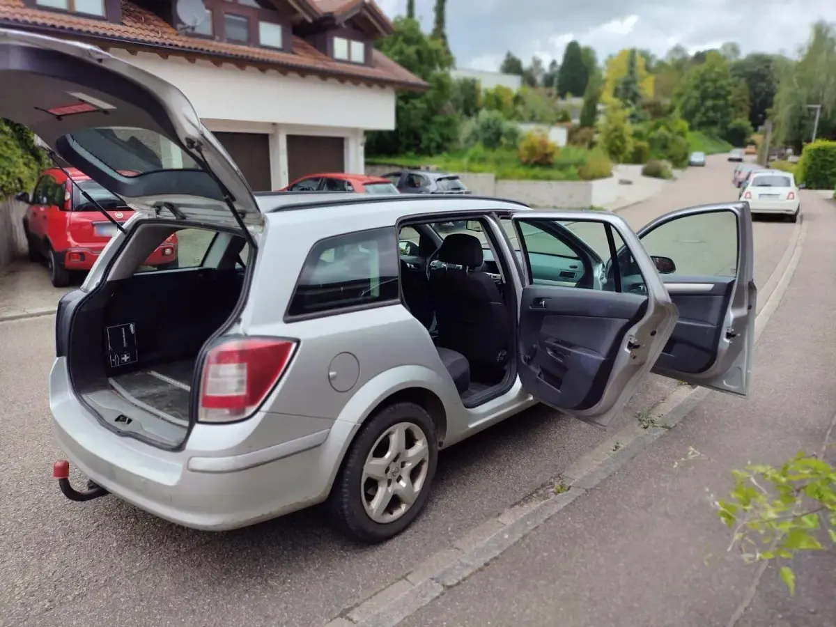 Usata Opel Astra 110 CV (80 kW) 2008 Argento Station wagon