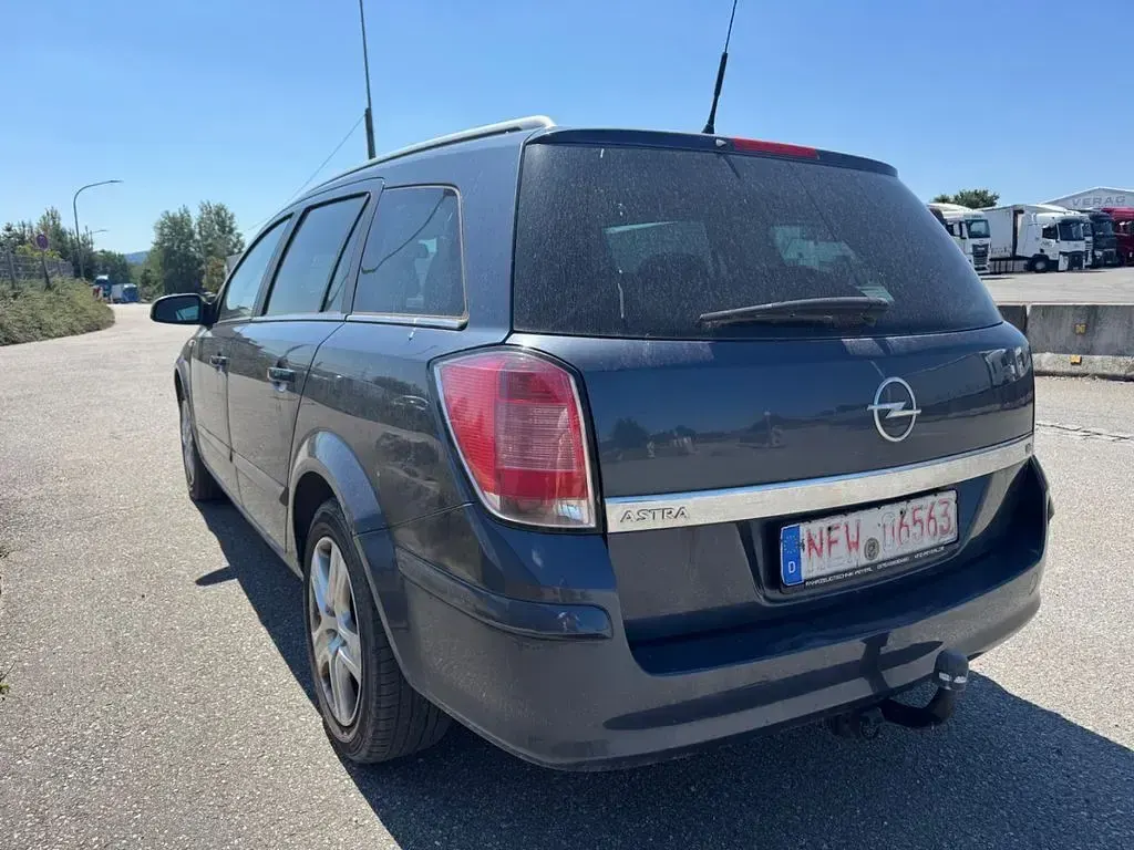 Gebraucht Opel Astra Edition 140 PS (102 kW) 2006 Schwarz Limousine