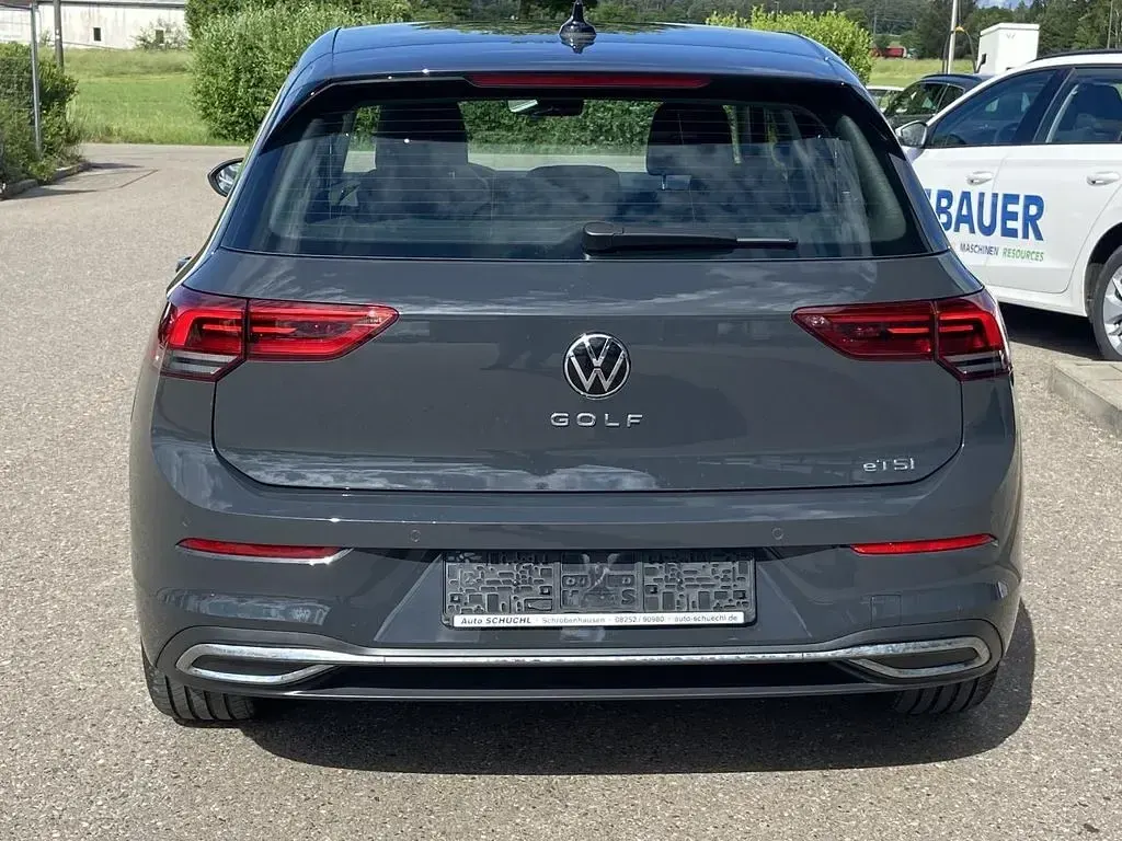 Gebraucht VW Golf VIII Active 150 PS (110 kW) 2022 Uranograu Limousine