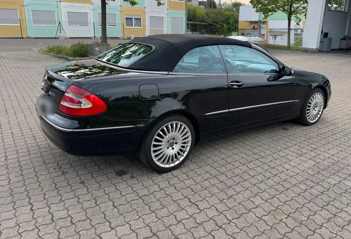 Gebraucht Mercedes CLK200 Avantgarde 163 PS (119 kW) 2005 Schwarz Cabrio