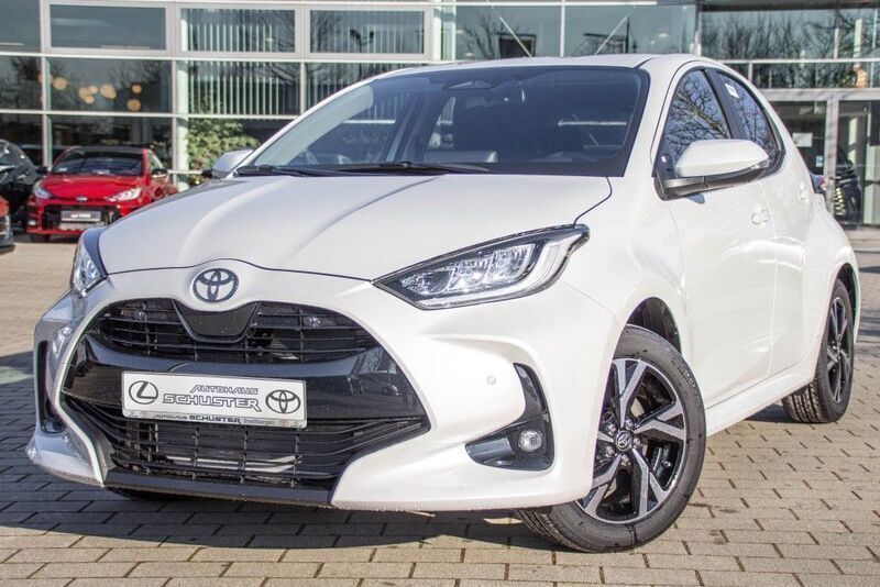 Platinumweiß perleffekt Neu 2025 Toyota Yaris Hybrid Comfort Kleinwagen | 24.390 € (Fairer Preis) - Bild 1/4