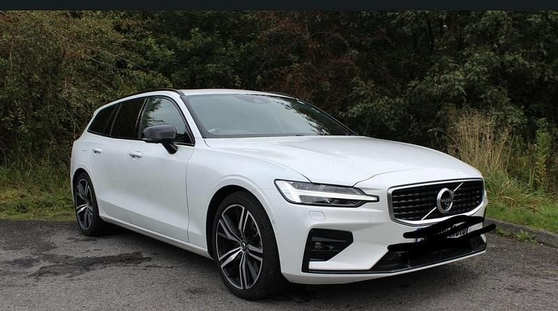 Weiß Gebraucht 2019 Volvo V60 R-Design Kombi | 24.500 € (Guter Preis) - Bild 1/1